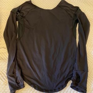 P’tula long sleeve shirt with cute design on back